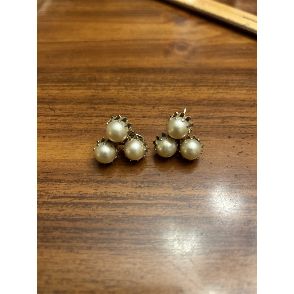 CORO Vintage Clip On Earrings 3 Pearls‎ Settings